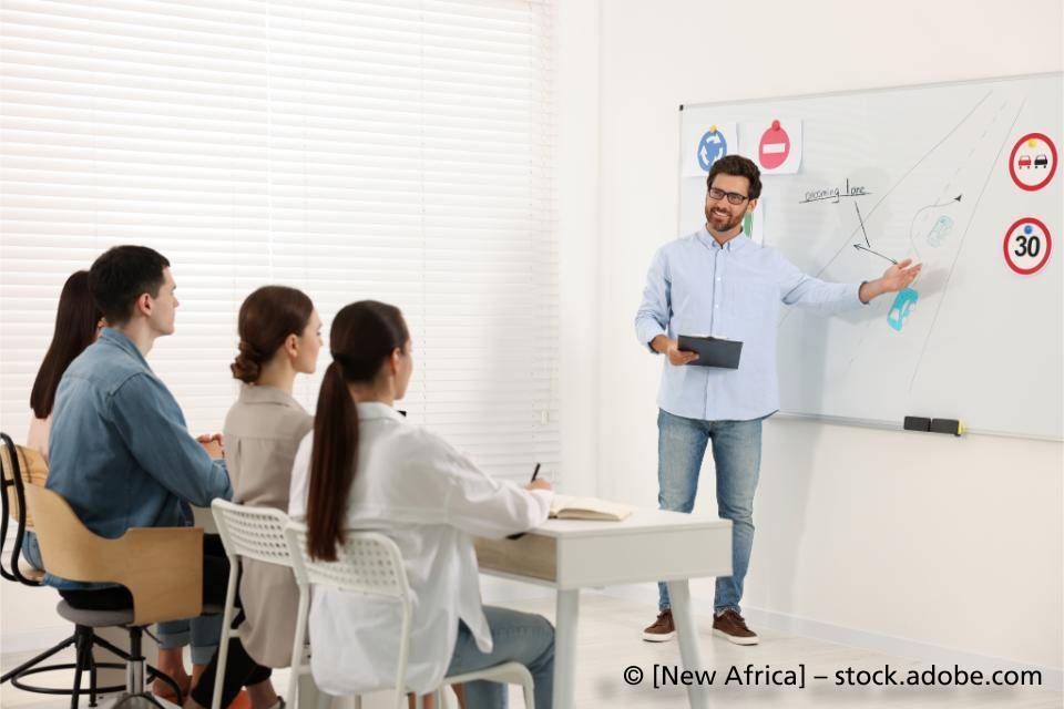 Theoriesitzung für Fahrausbildung