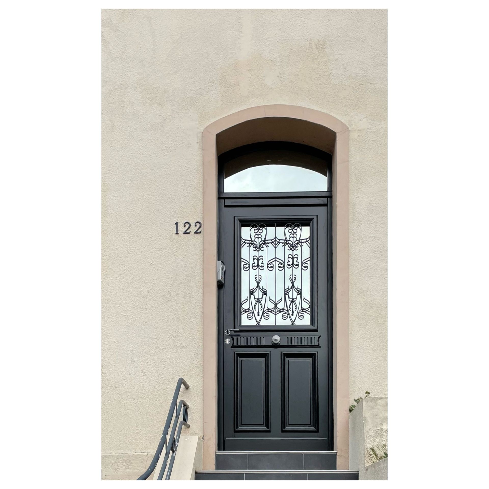 porte d'entrée en bois