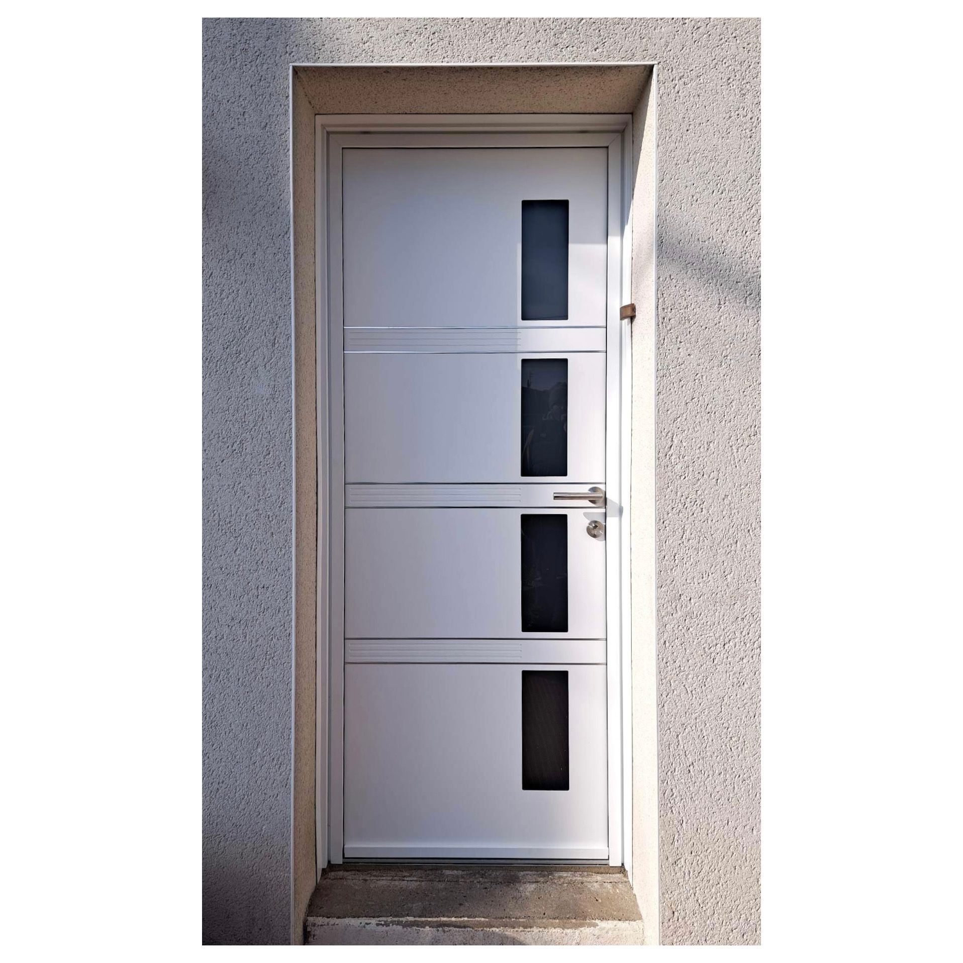 porte d'entrée sur mesure en aluminium