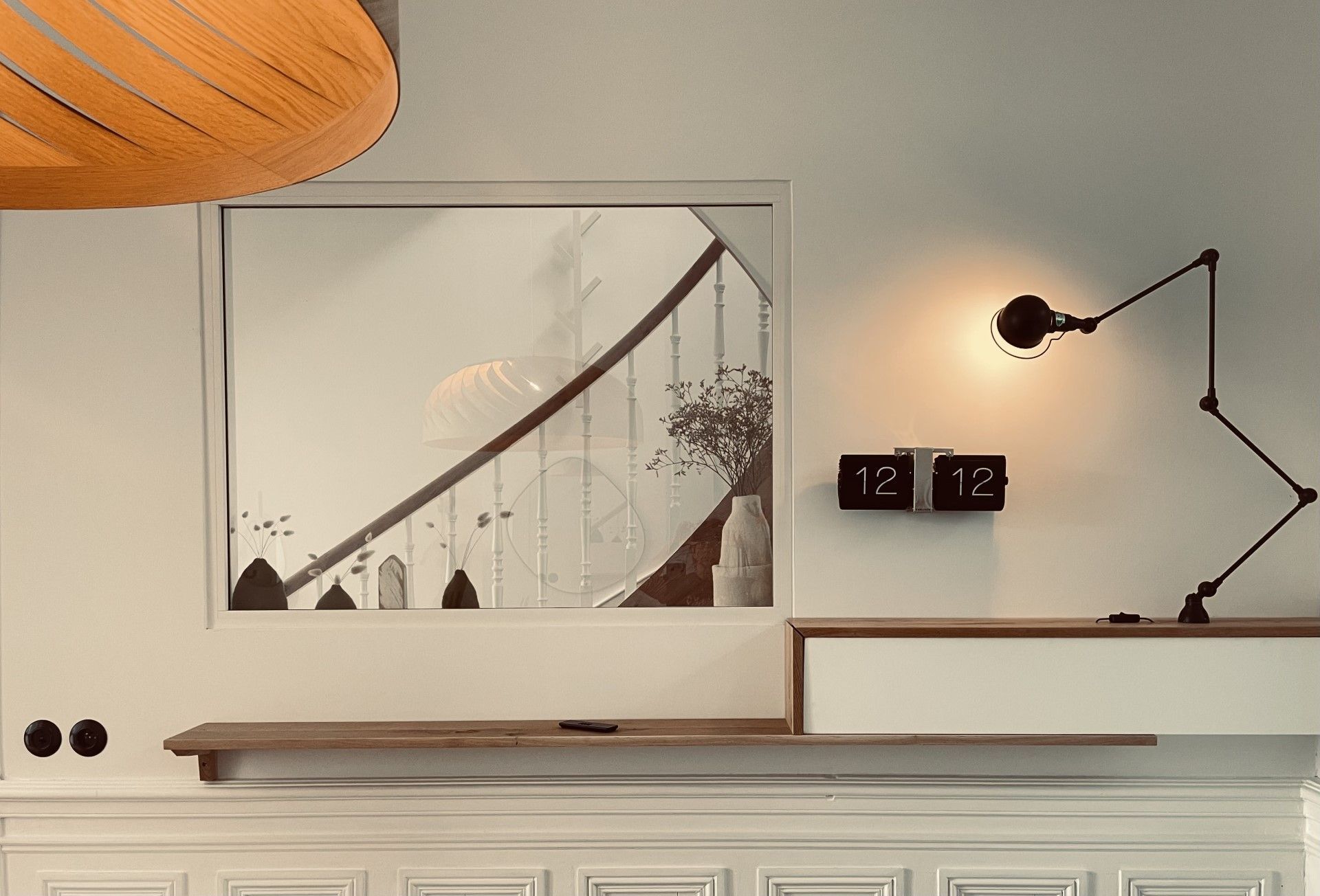 verrière aluminium avec vitrage à occultation commandée.