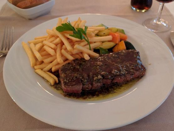 Restaurant l'Entrecôte Couronnée - Ambassadeur du terroir genevois