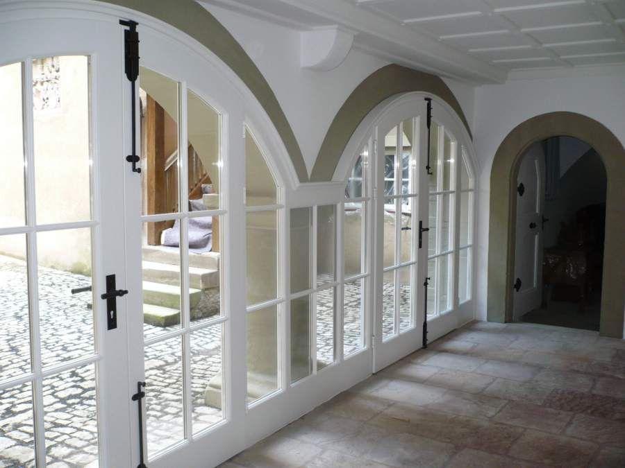 Bild Glasfenster in Bogen
