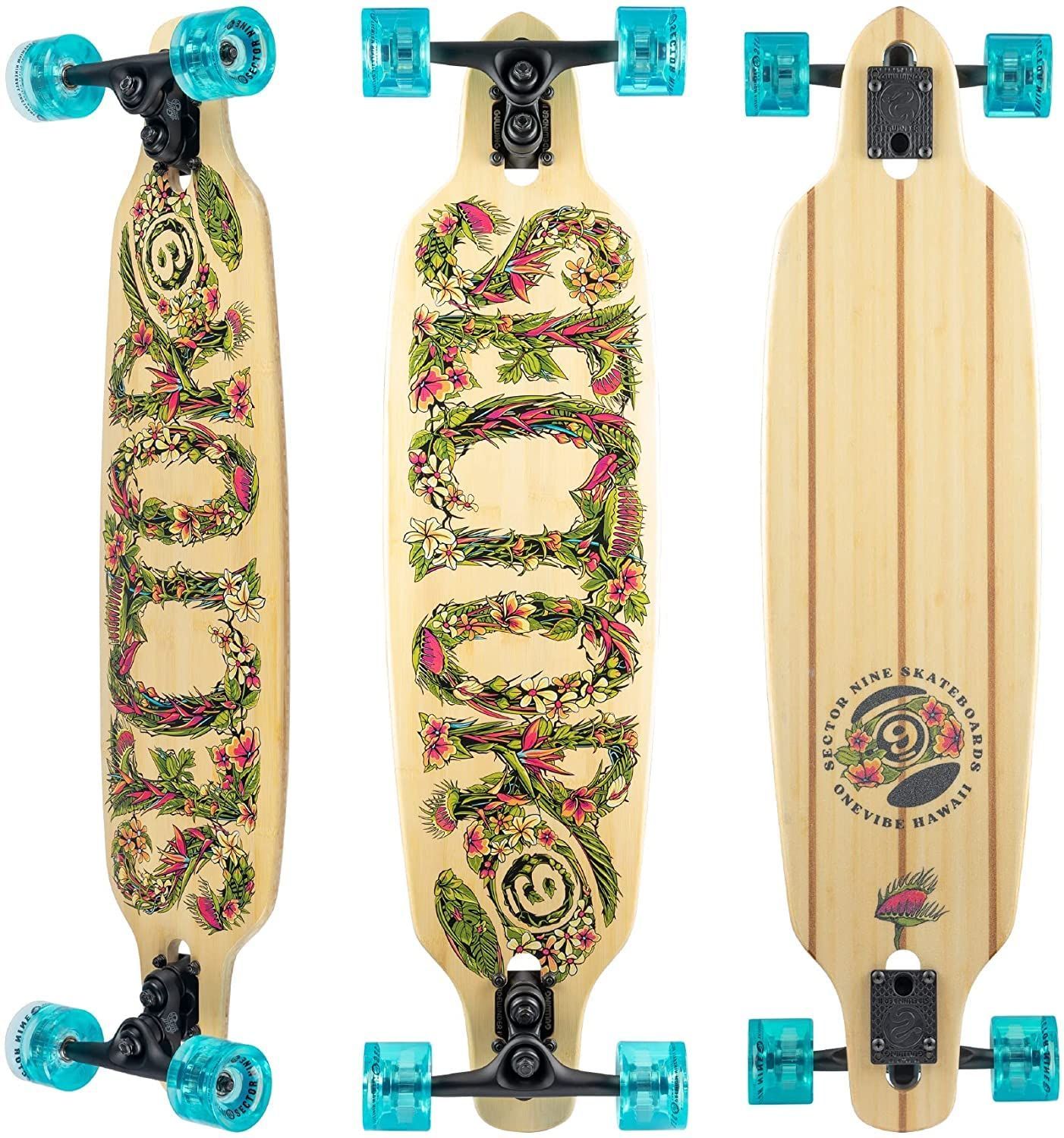 Trois longboards ; beiges avec un motif floral « Sector 9 » et des roues turquoise.