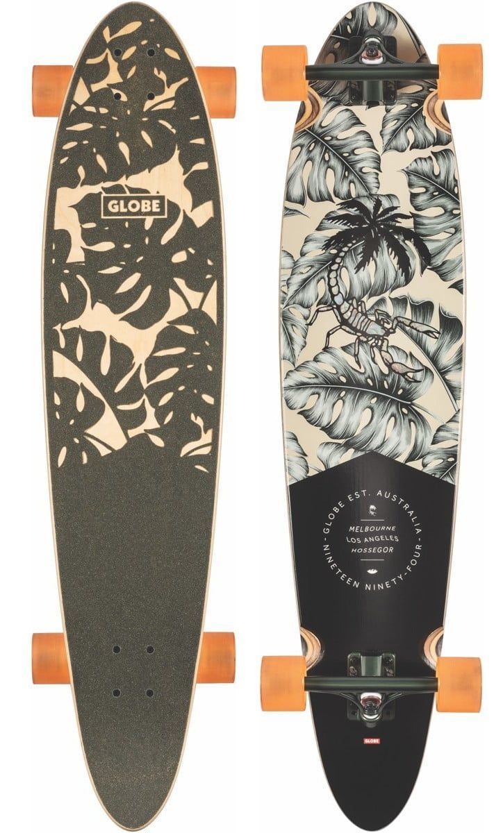 Deux skateboards cruiser à motifs de feuilles tropicales et roues orange.