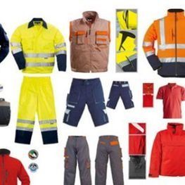 Conjunto de ropa de trabajo de alta visibilidad en amarillo, naranja, azul marino, gris y rojo, con camisas, pantalones cortos y pantalones.