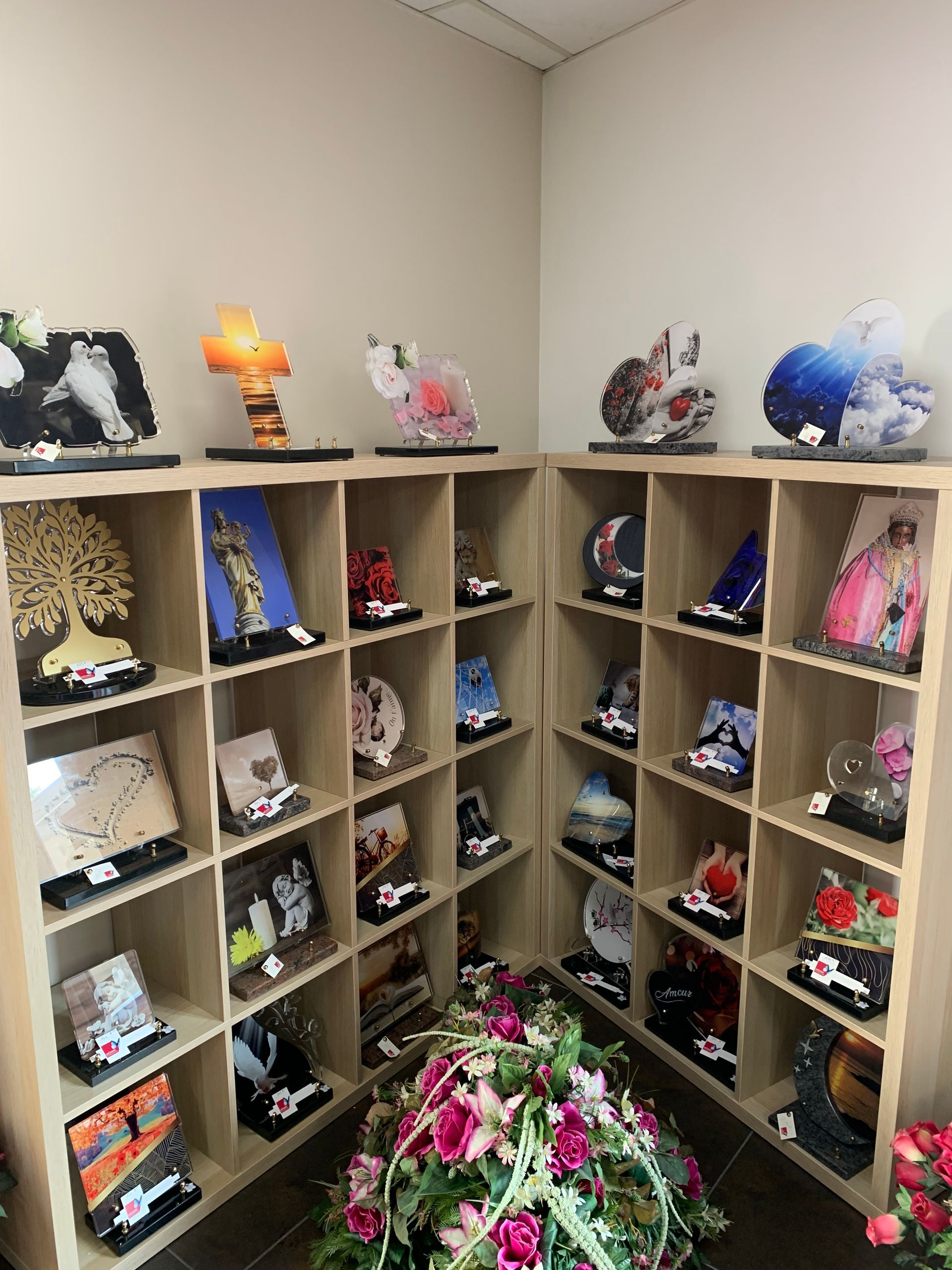 Un large choix de décorations pour les tombes