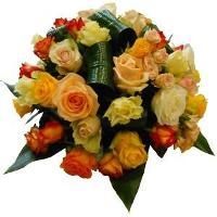 Bouquet de fleurs jaune et orange