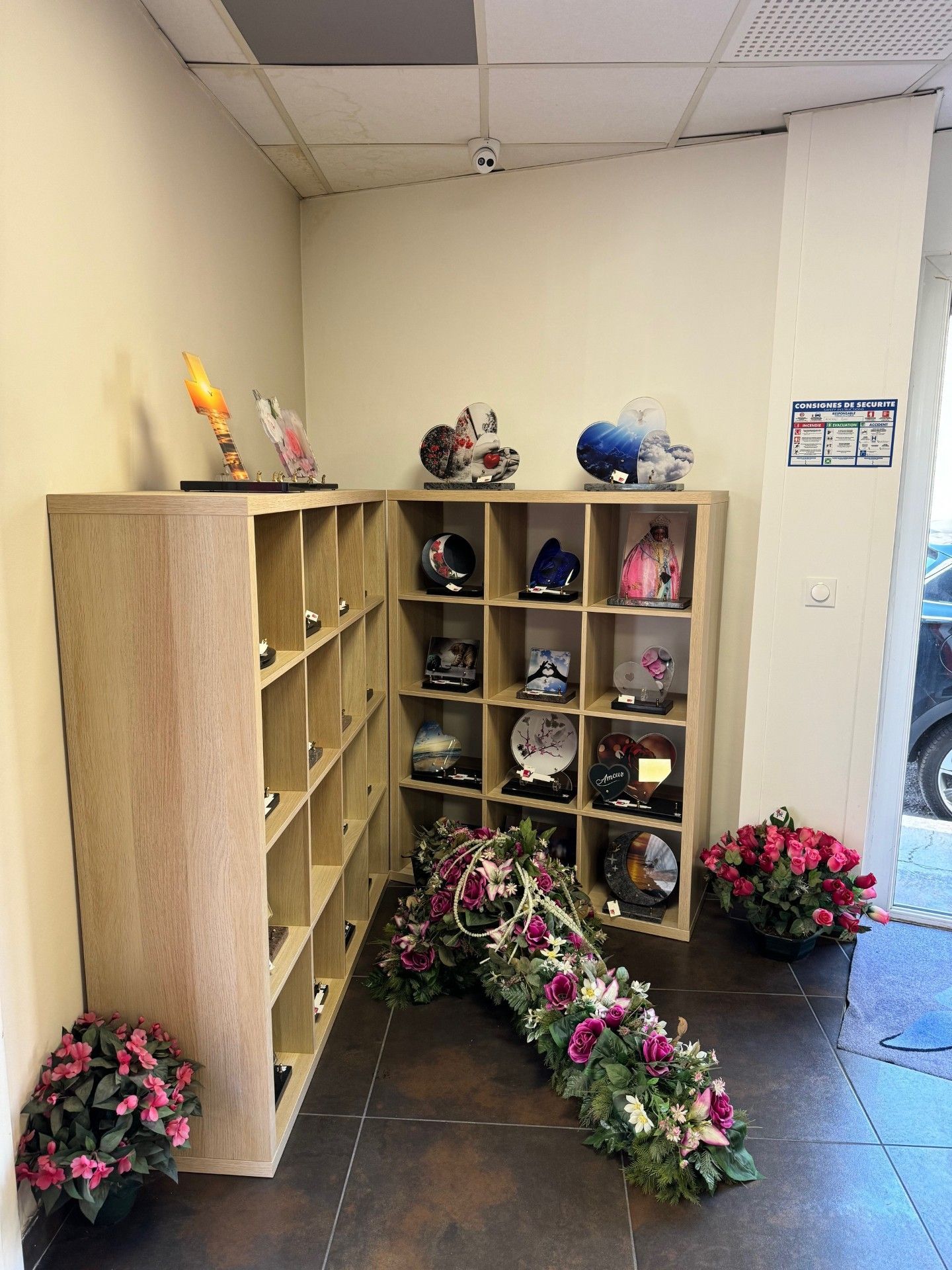 Décorations de tombe et compositions florales