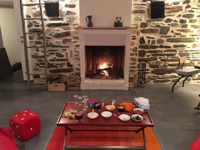 Grands carreaux de carrelage gris