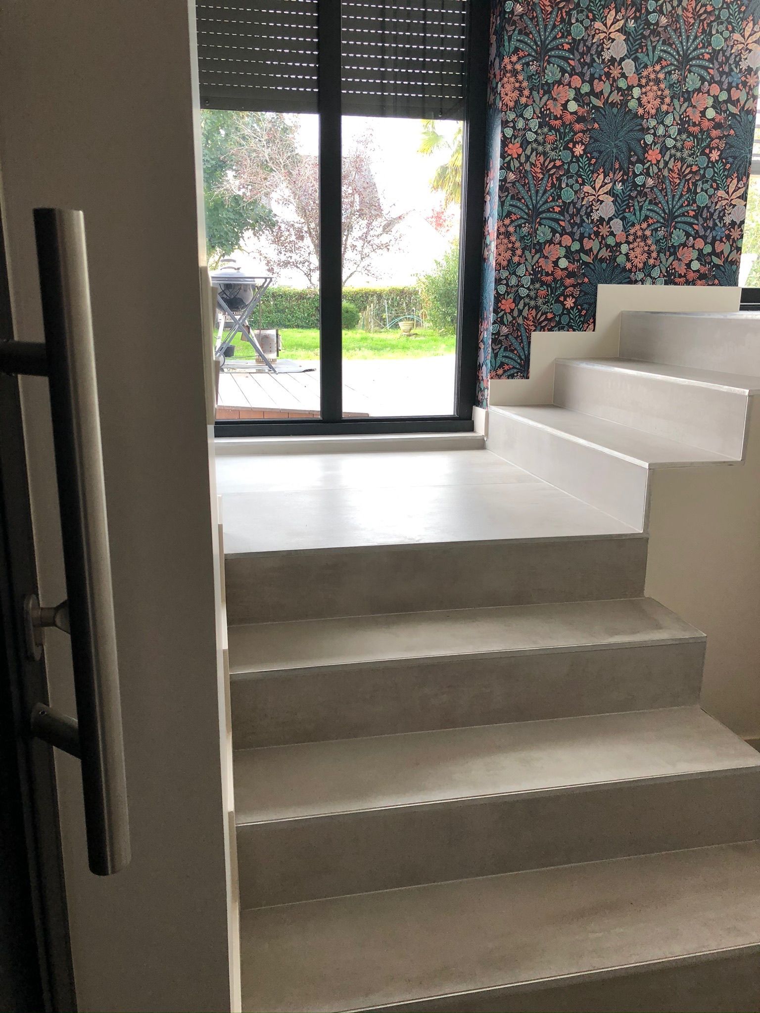 Pose de carrelage dans un escalier à Vannes