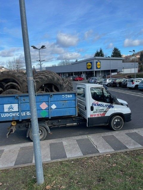 Camion aux couleurs de l'entreprise
