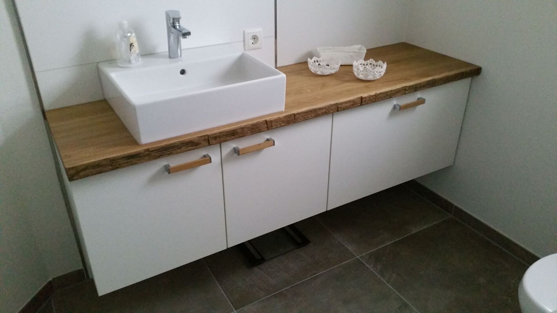 quadratisches Waschbecken