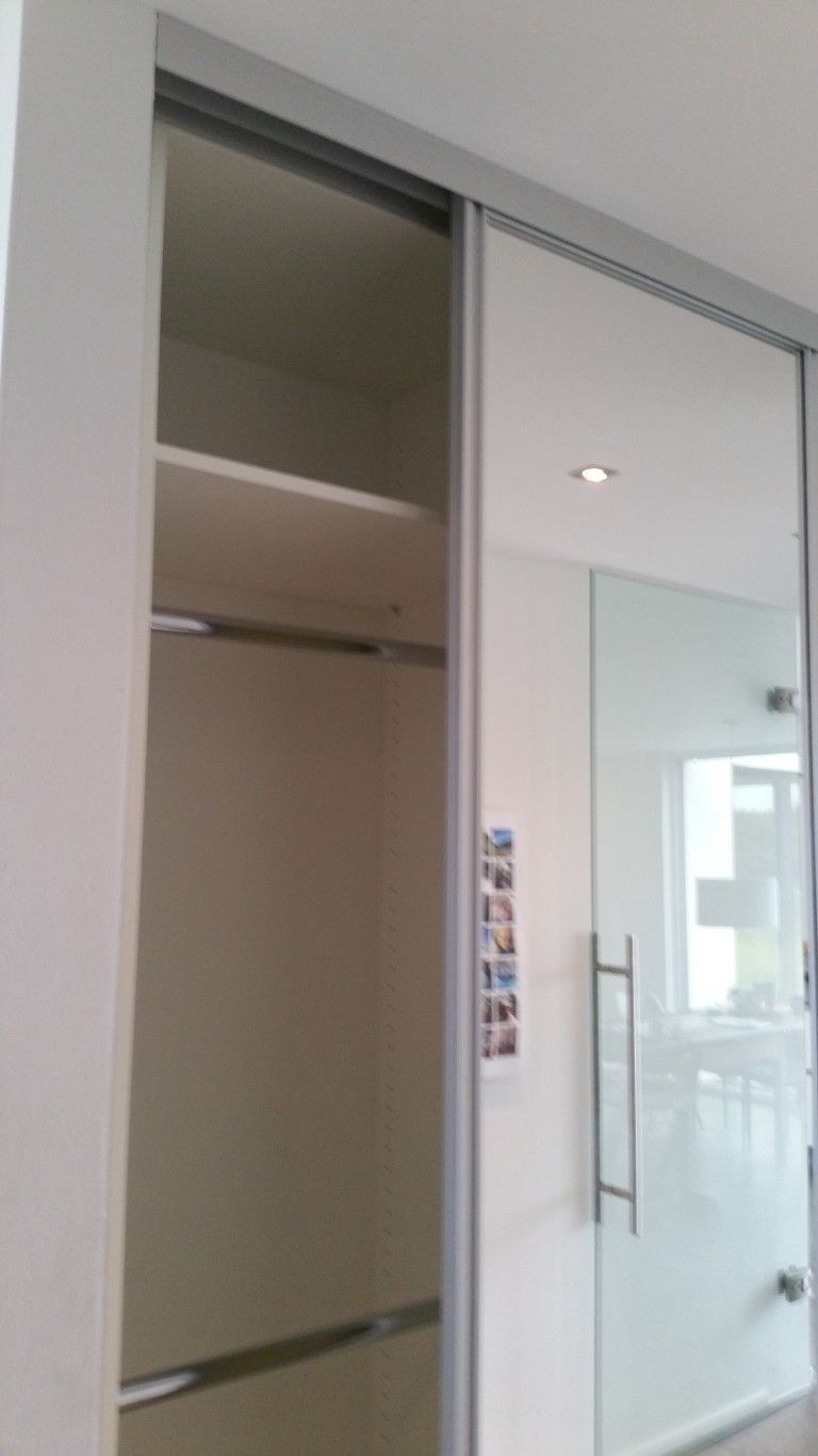 Garderobe Schrank