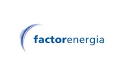 Logotipo de Factorenergia con una franja azul y texto azul en minúsculas sobre un fondo blanco.