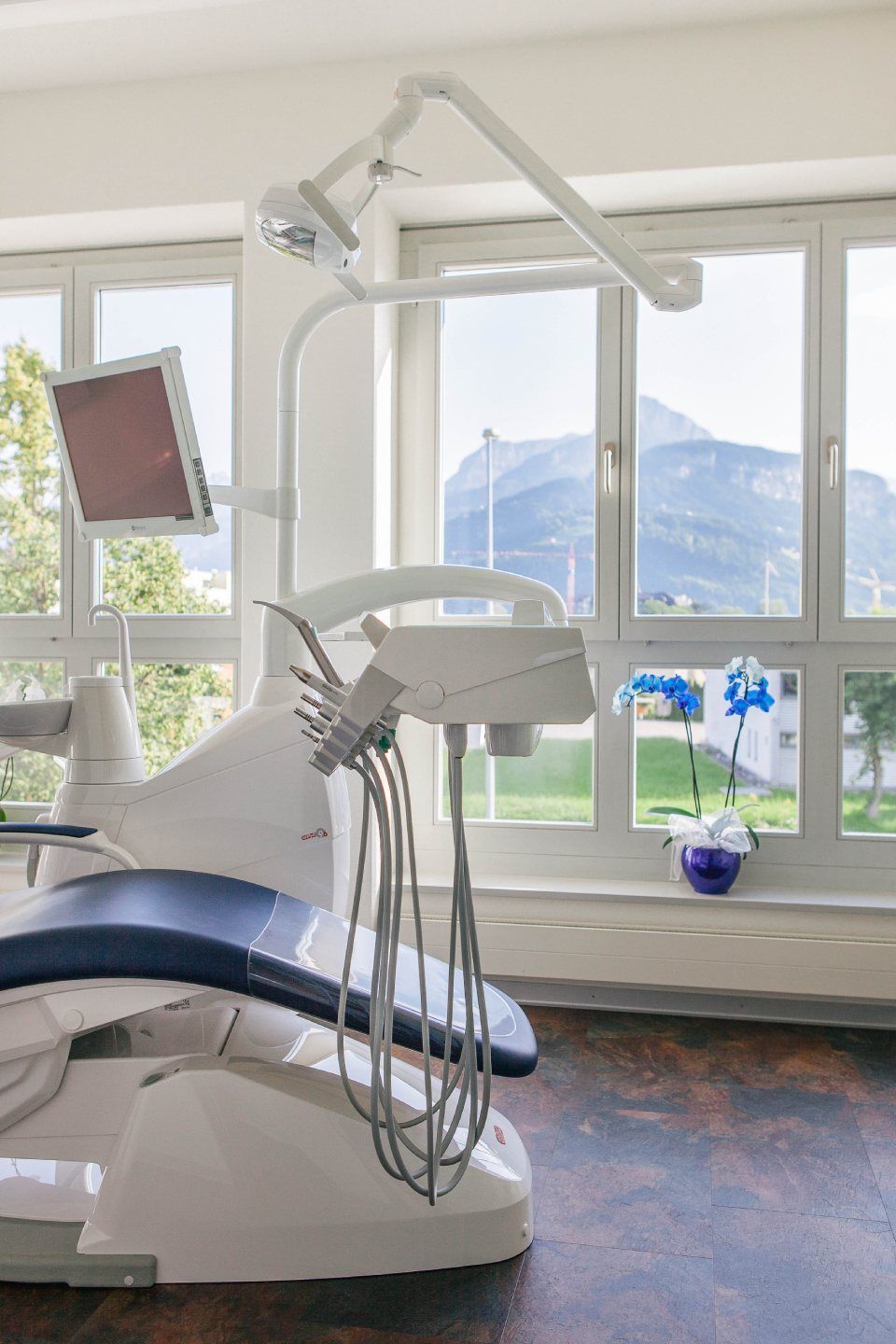 Zahnarztpraxis Dr. Lüönd