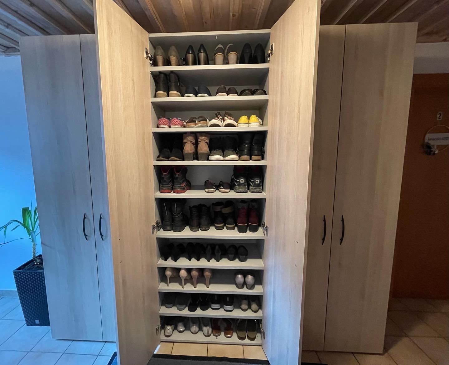 Schuhschrank Gruber Ilona von Mihatho 