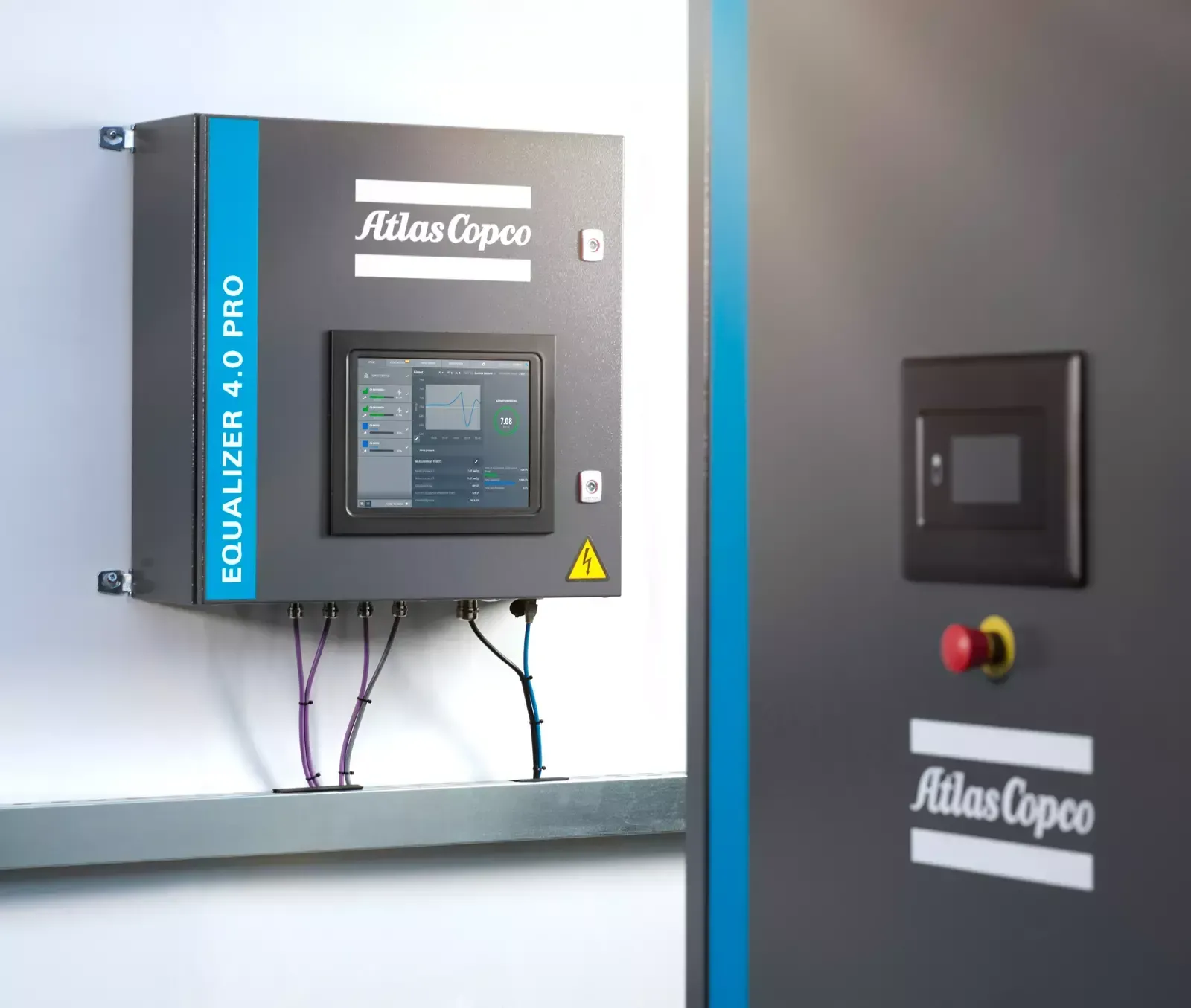 Contrôleur d'air à côté d'un équipement d'air comprimé