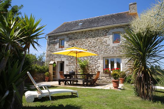 Une belle maison typique de bretagne.