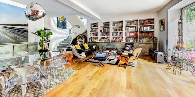 Intérieur de salon et bibliothèque.