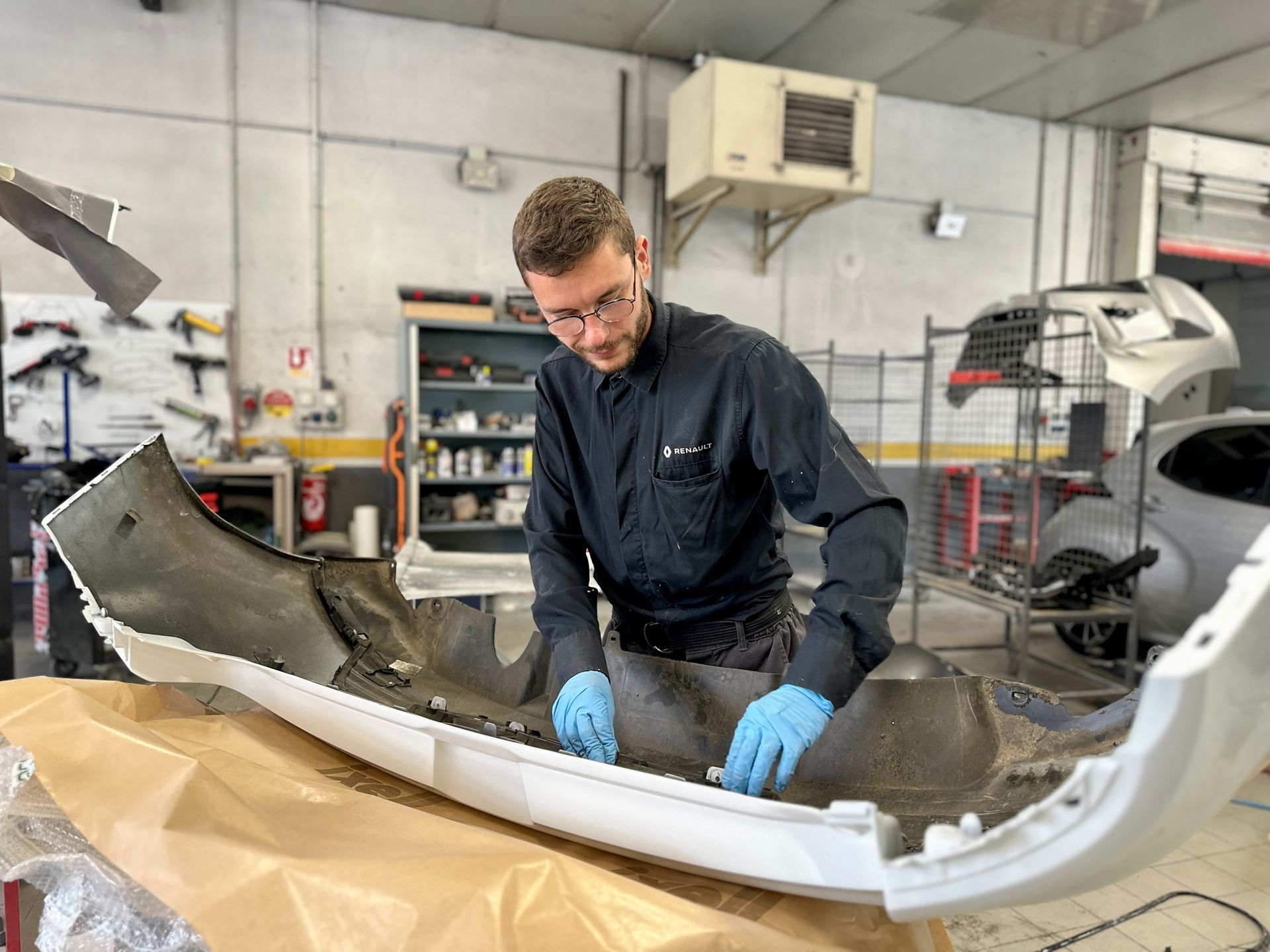 Travaux de carrosserie au garage Renault Bener