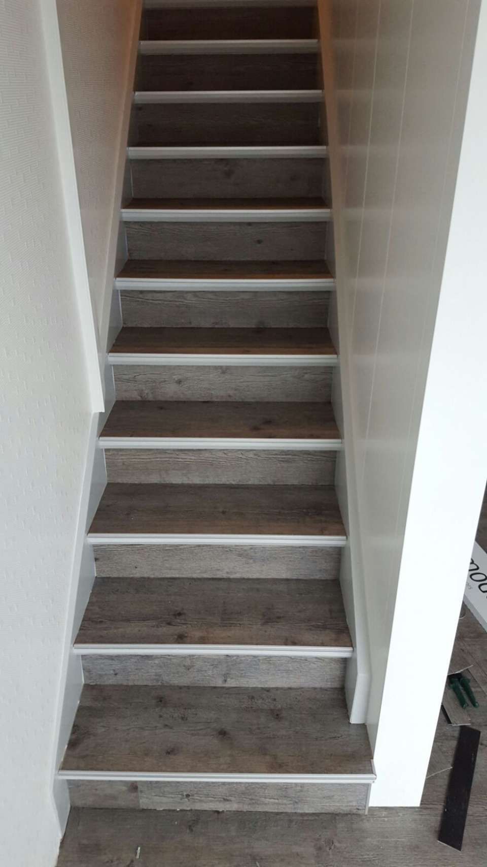 Mehrstöckiges Gebäude mit Gerüst