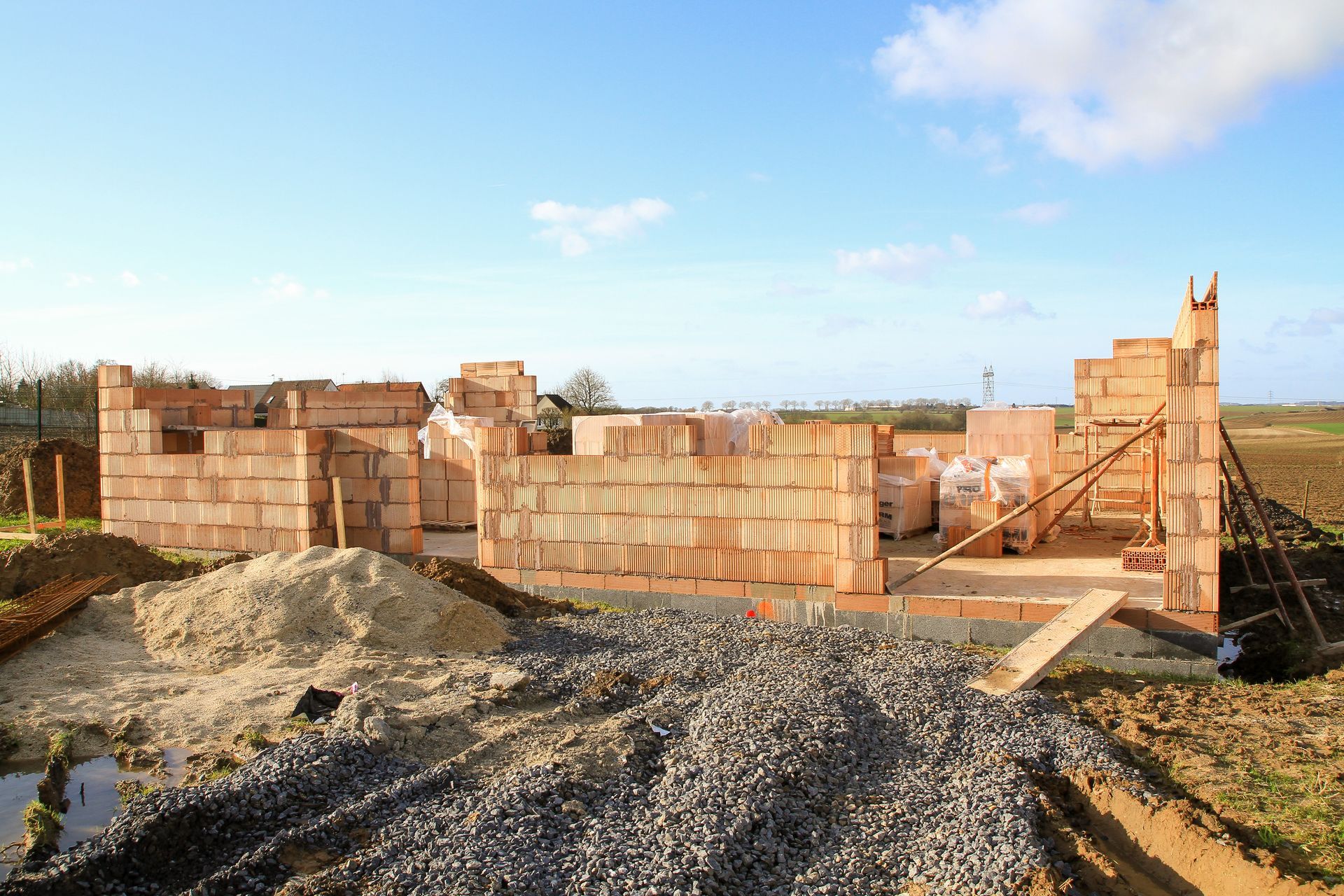 Photo d'une construction d'habitation en parpaings