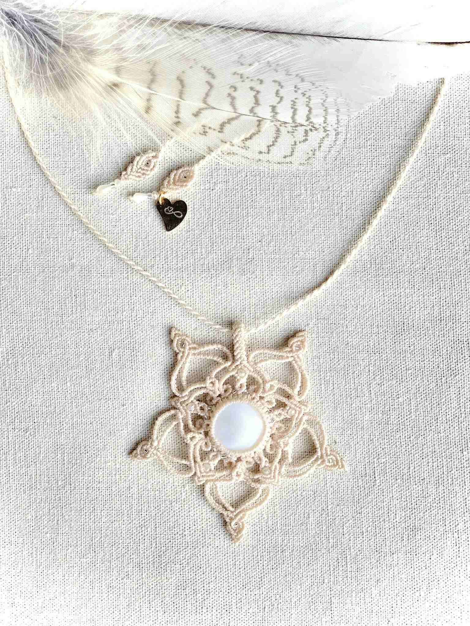 Art of Being - Healing Jewelry - micro macrame - crystal - wood - nature