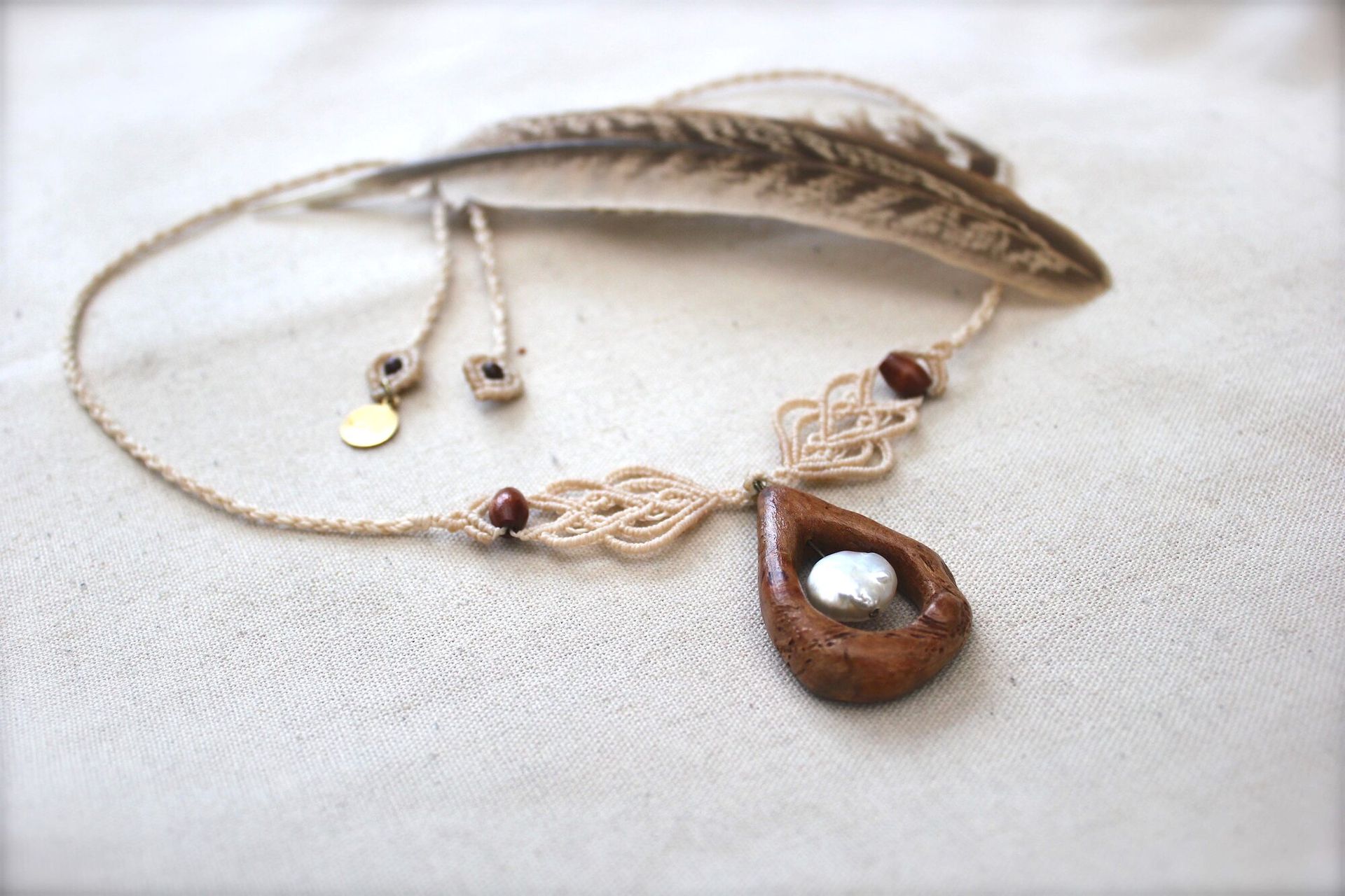 Art of Being - Healing Jewelry - Micro macrame - crystals - wood - pearl - nature