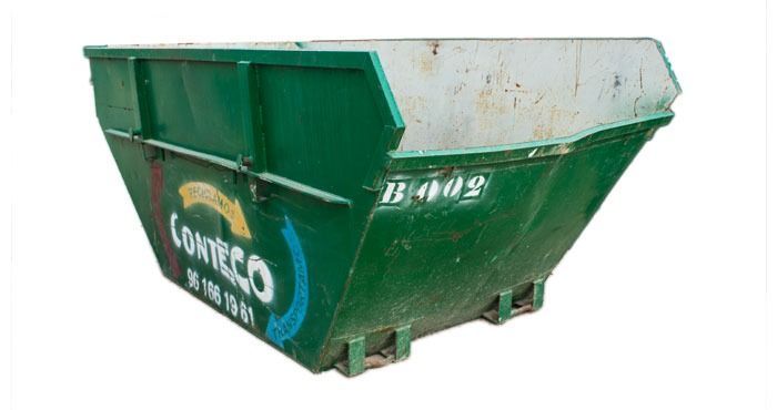 Contenedor de residuos industriales de color verde con el nombre “CONTECO” en el lateral.