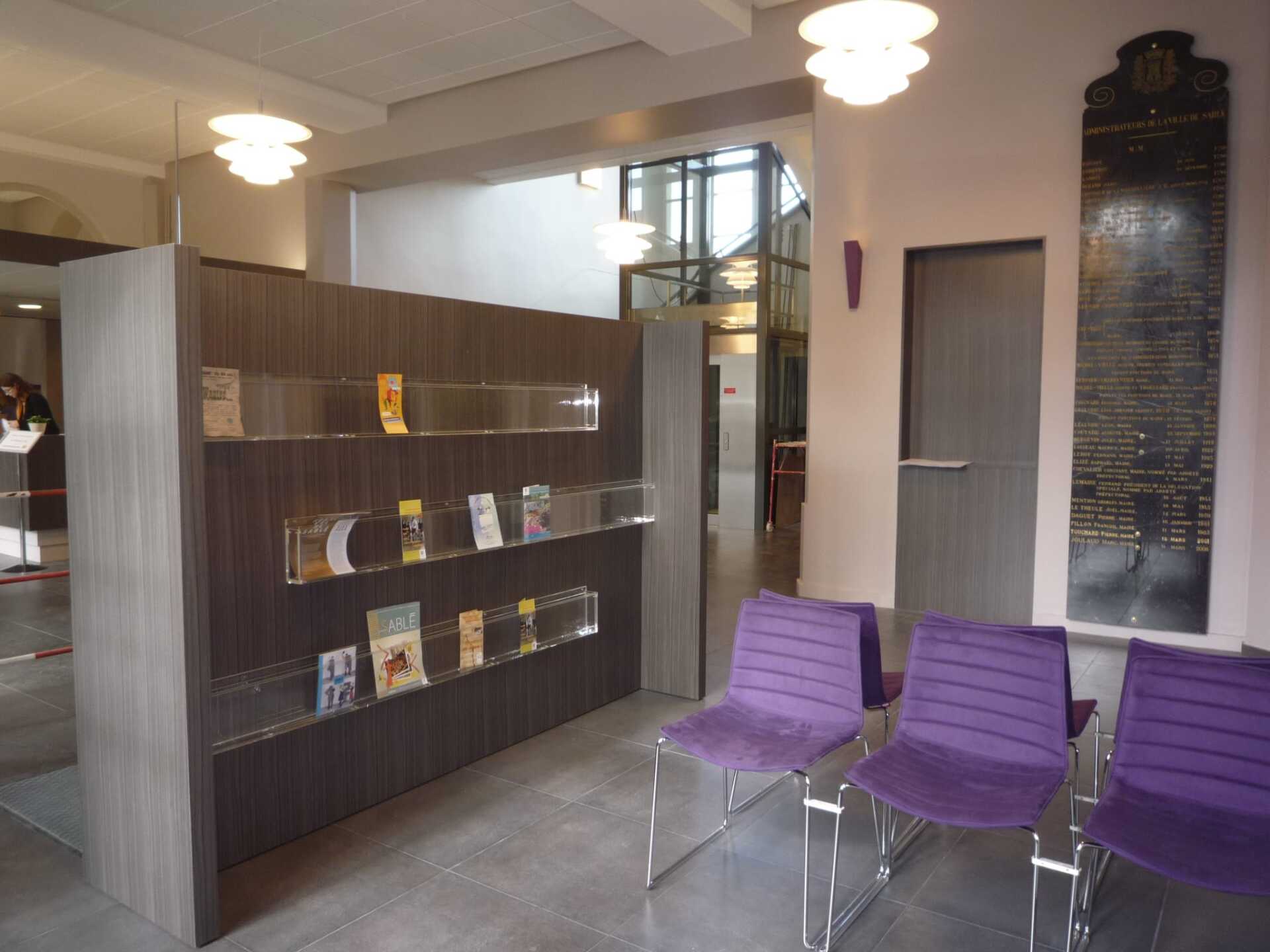 Mairie de Sablé-sur-Sarthe (Sarthe) - Hall après travaux