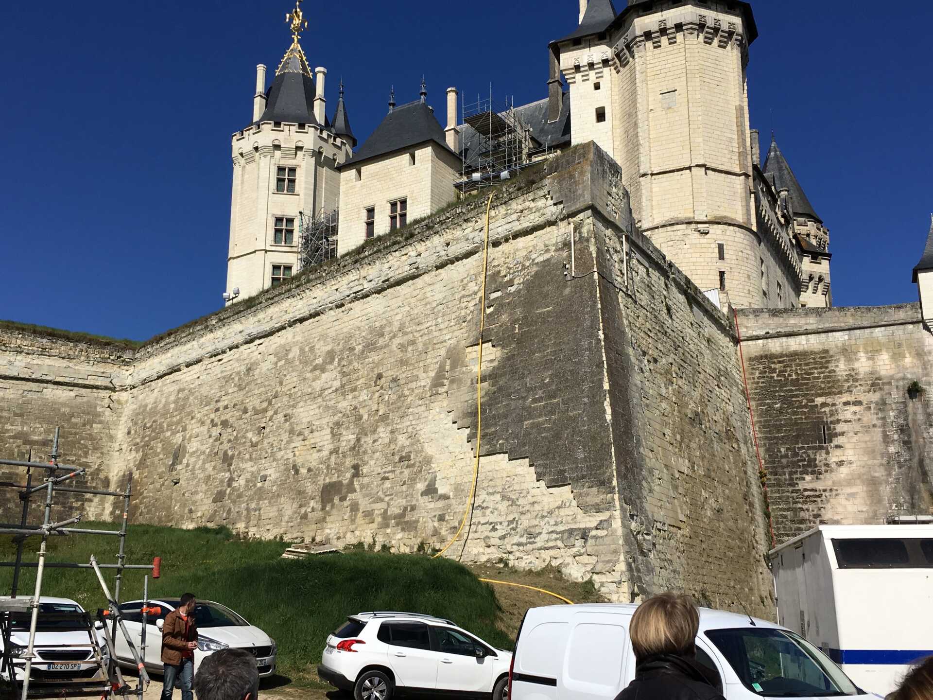 Château de Saumur - L’angle Sud-Est en mai 2016 (après la pose de capteur)