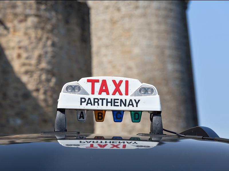 Panneau taxi Parthenay