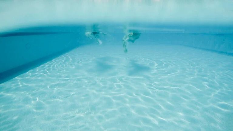 Tratamiento profesional del agua en grandes instalaciones acuáticas
