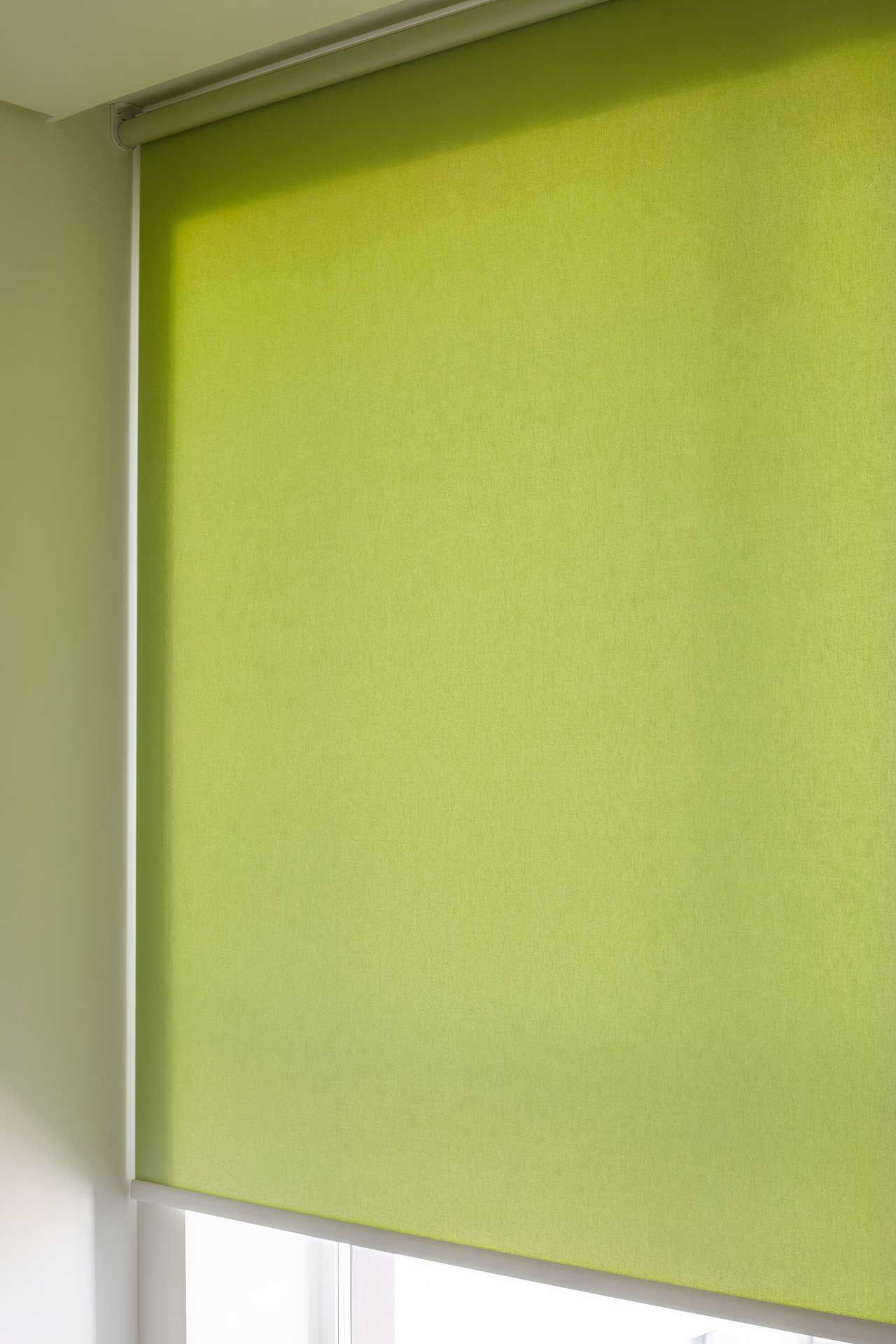 Store verticale en tissu vert