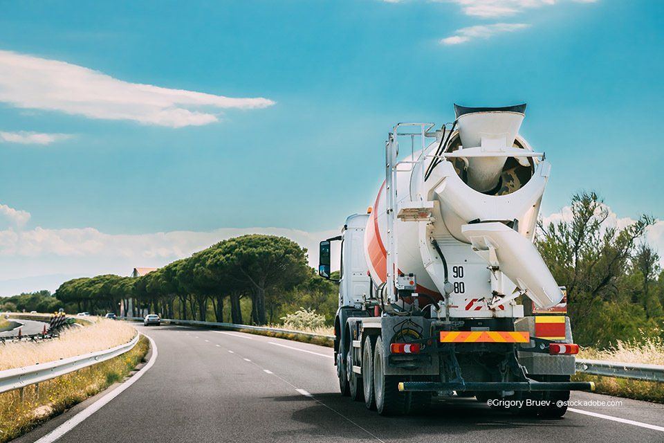 Betonmischer auf der Straße