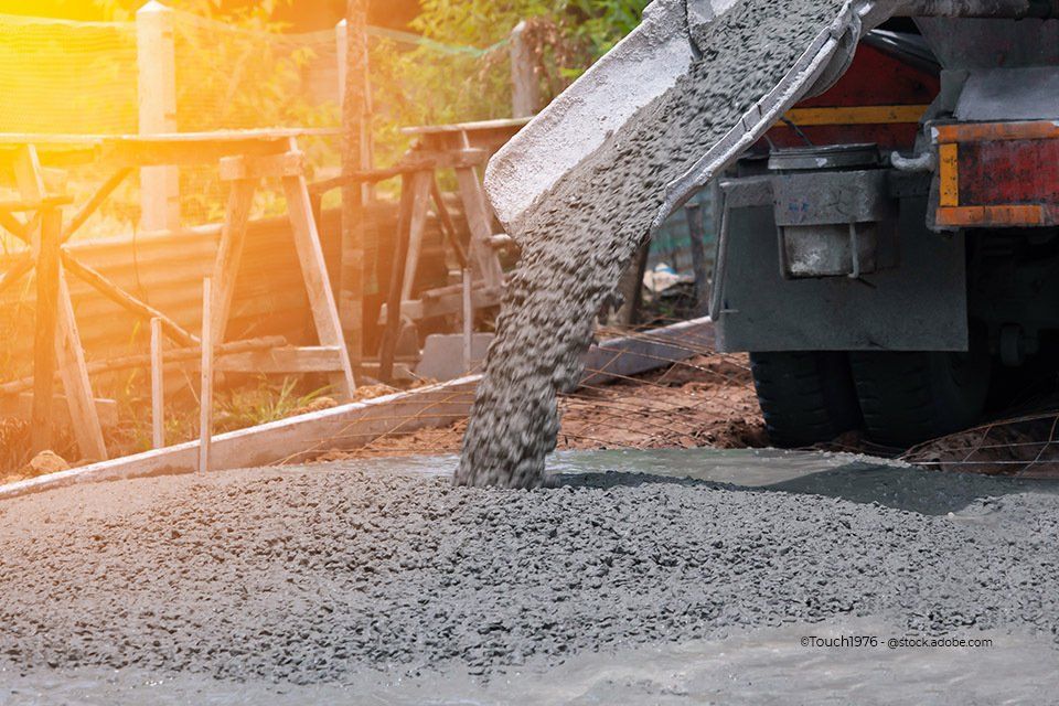 Beton wird aufgeschüttet
