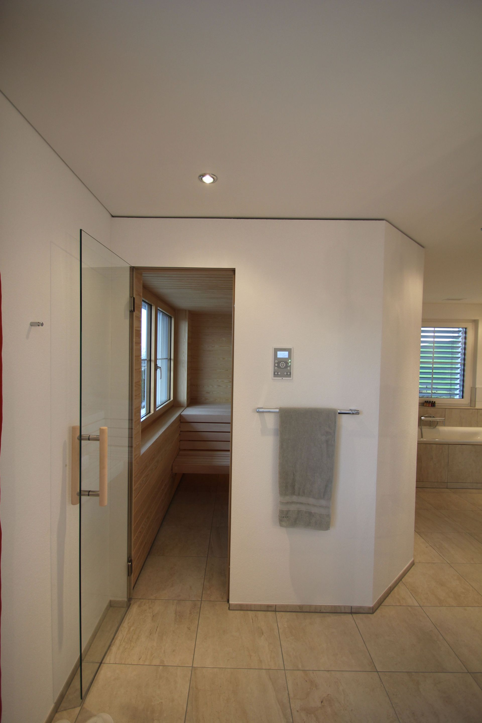 Wagner Saunabau Holzbau AG - Anbau einseitiger Fensterfront