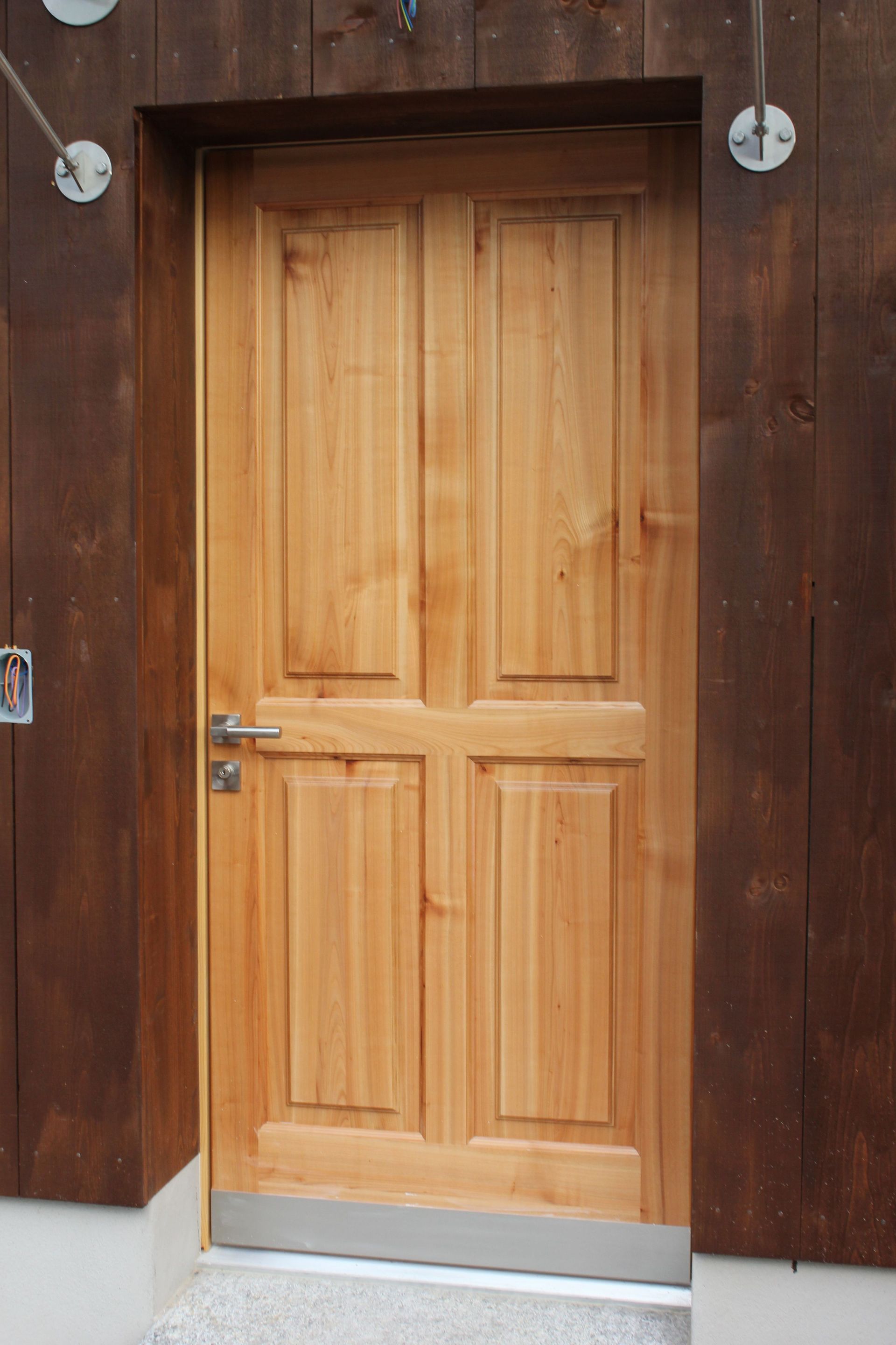 Wagner Saunabau Holzbau AG - Haustüre