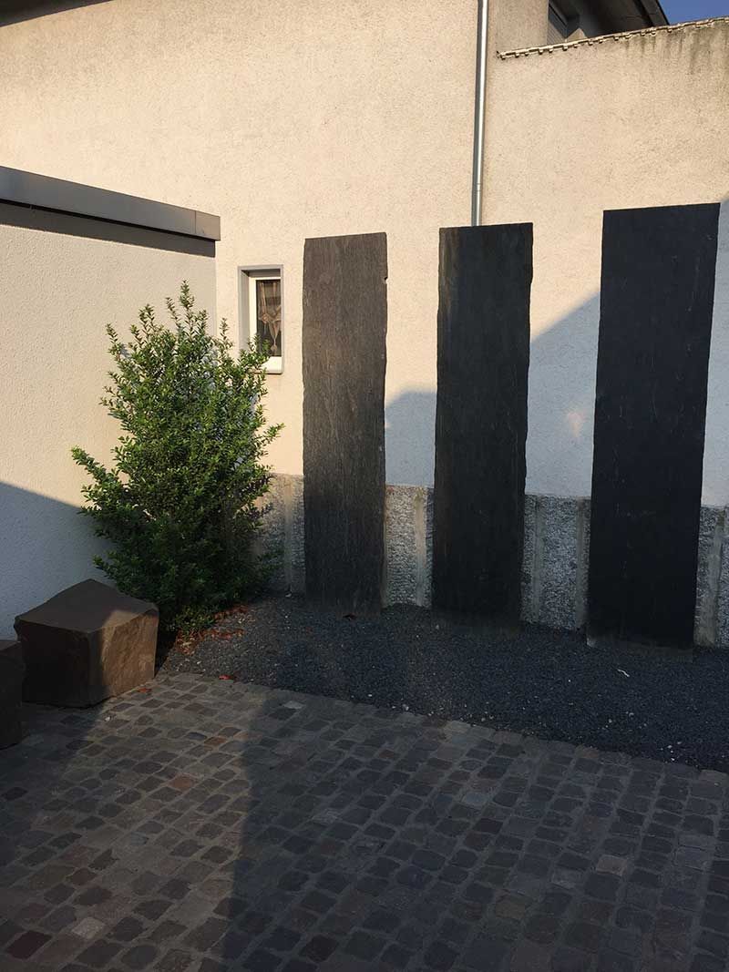 Hausmauer, Steinpflaster