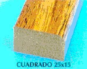Un trozo de madera reposa sobre una superficie azul.