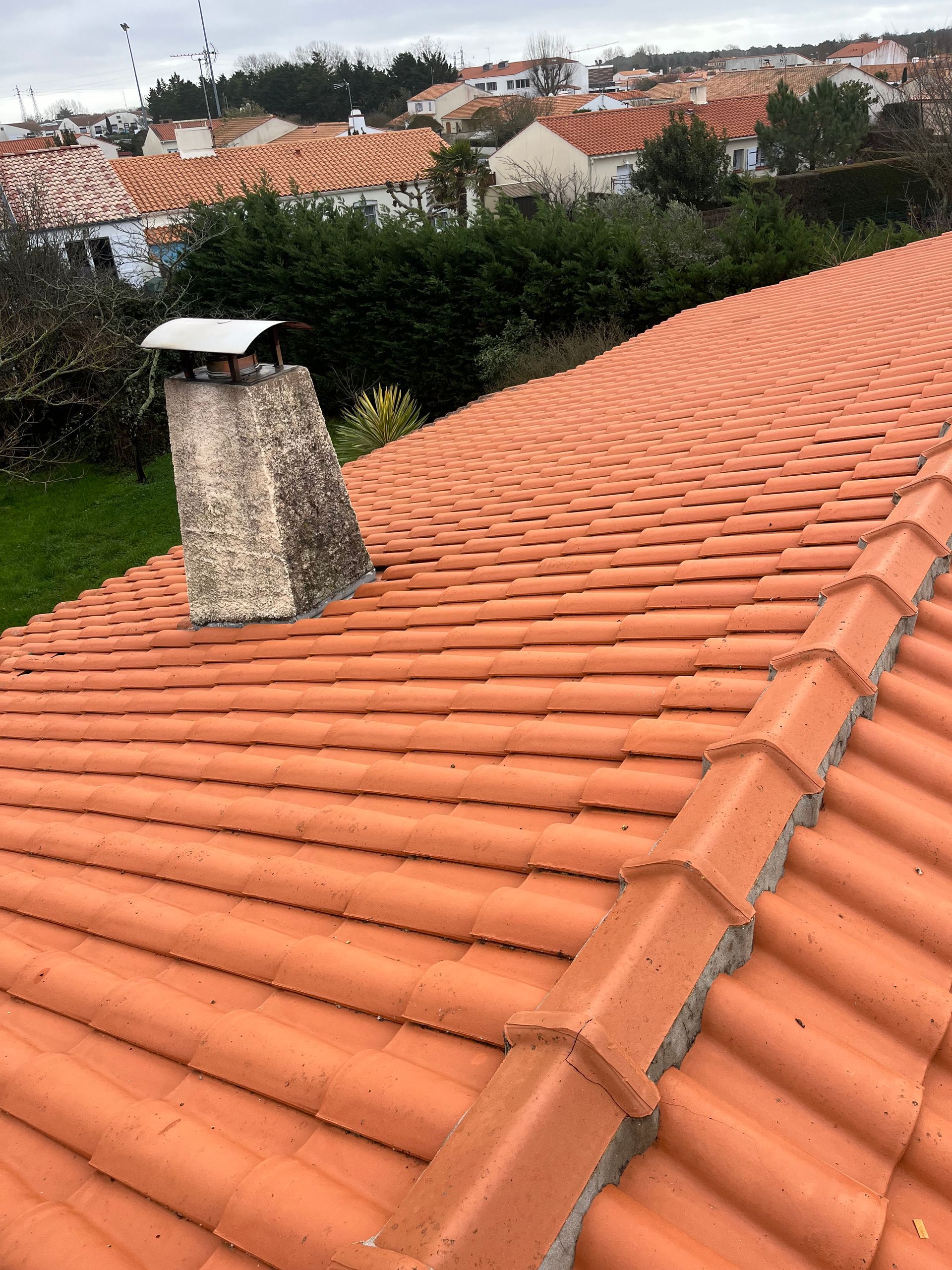 Toit avec cheminée propre