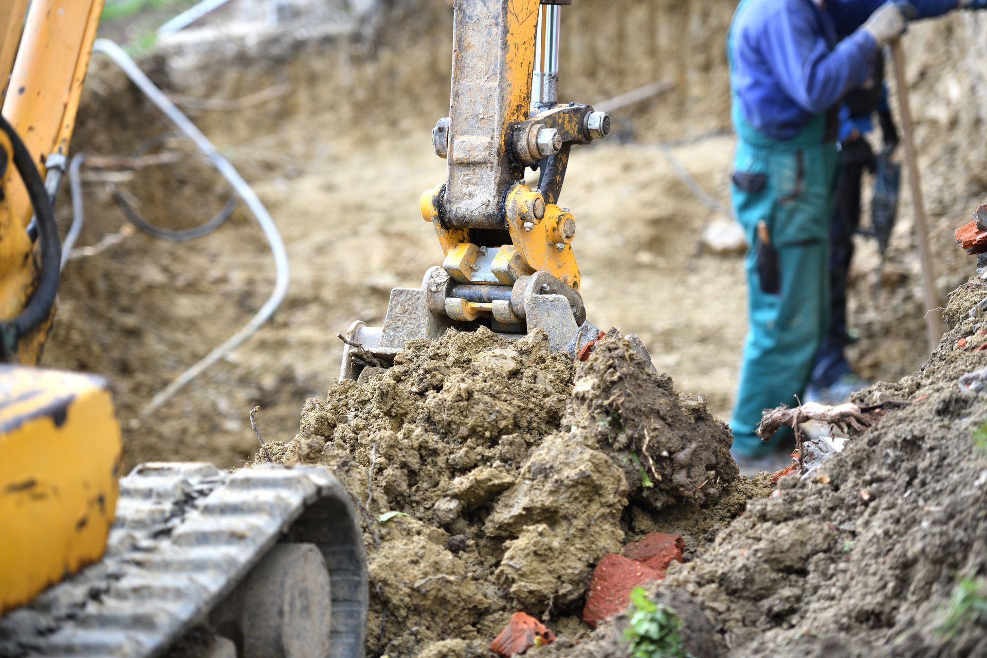 Travaux de terrassement avec une tractopelle