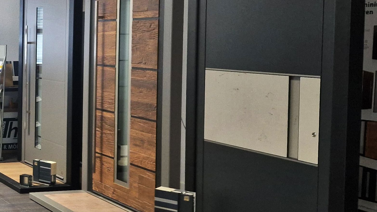 Moderne Türen aus dem Ausstellungsraum