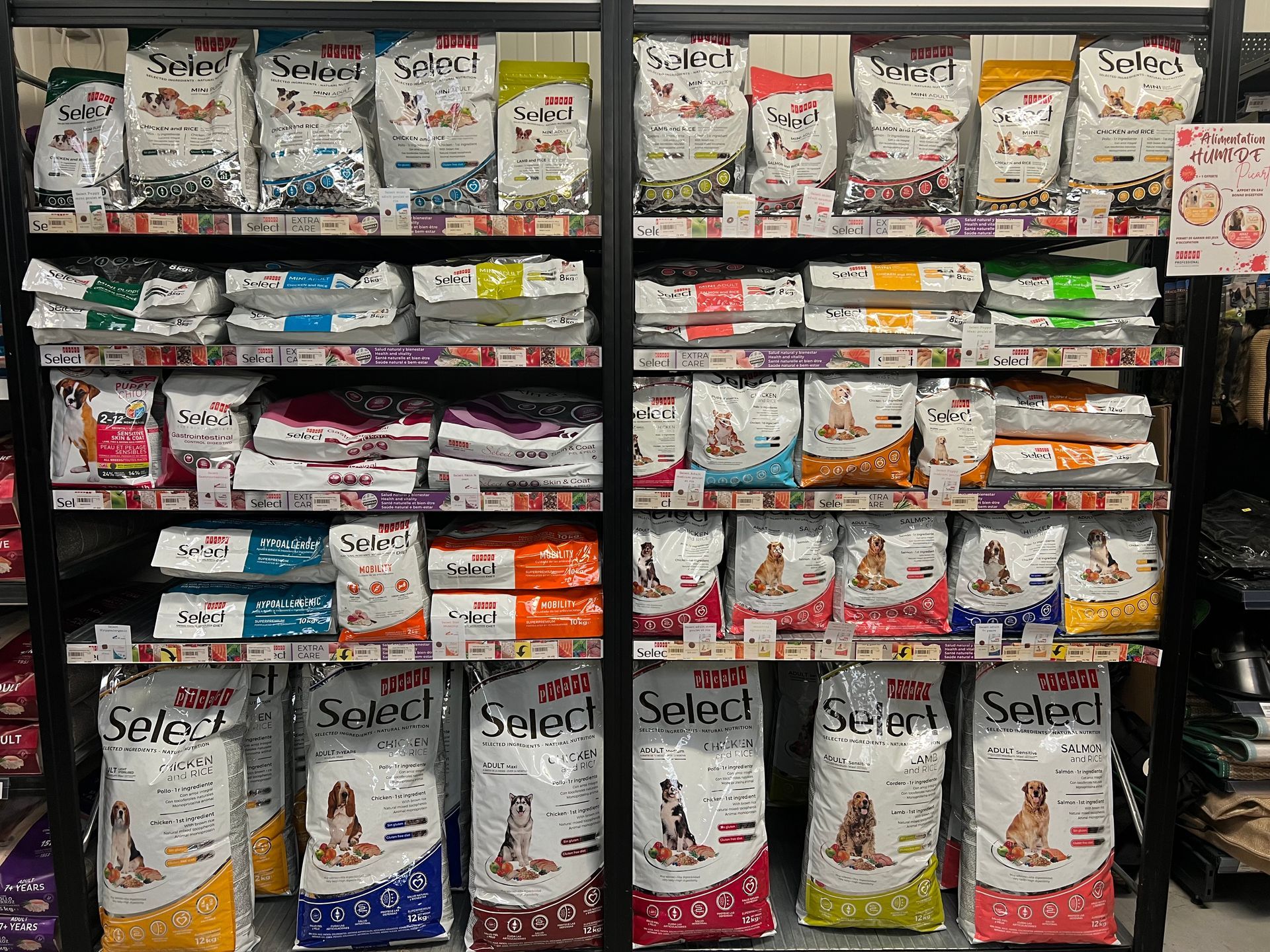 Paquets de croquettes pour chiens