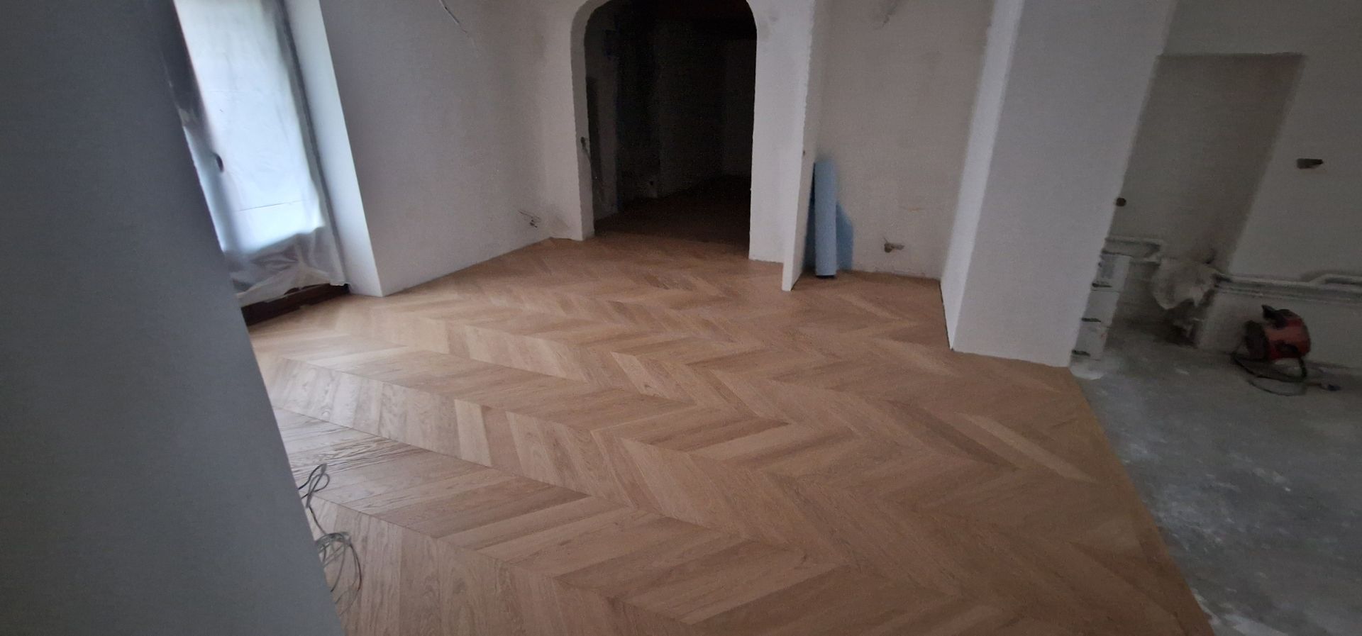 Pose parquet vernis pointe de Hongrie 