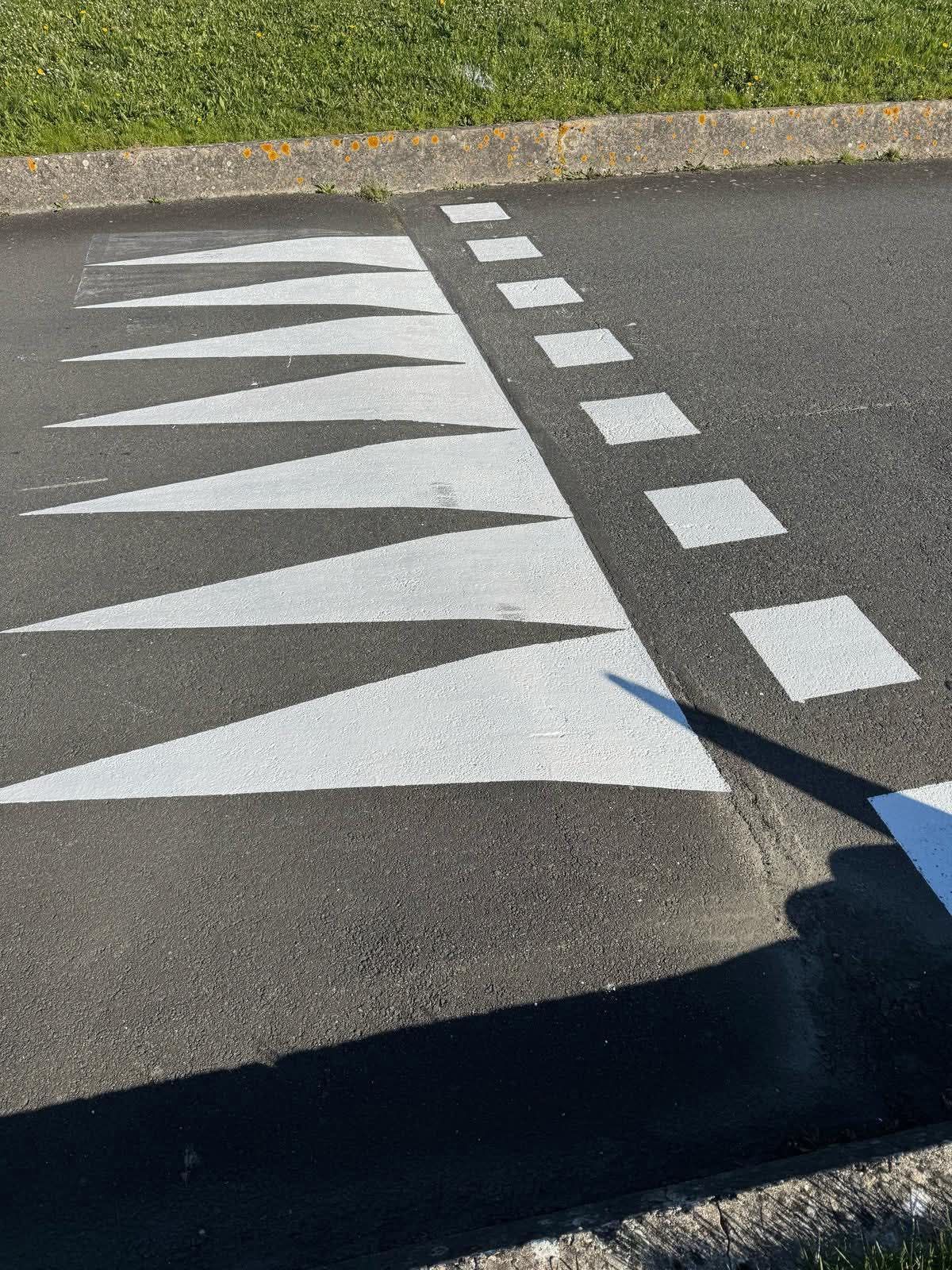 Rouleau pneumatique passant sur un enrobage