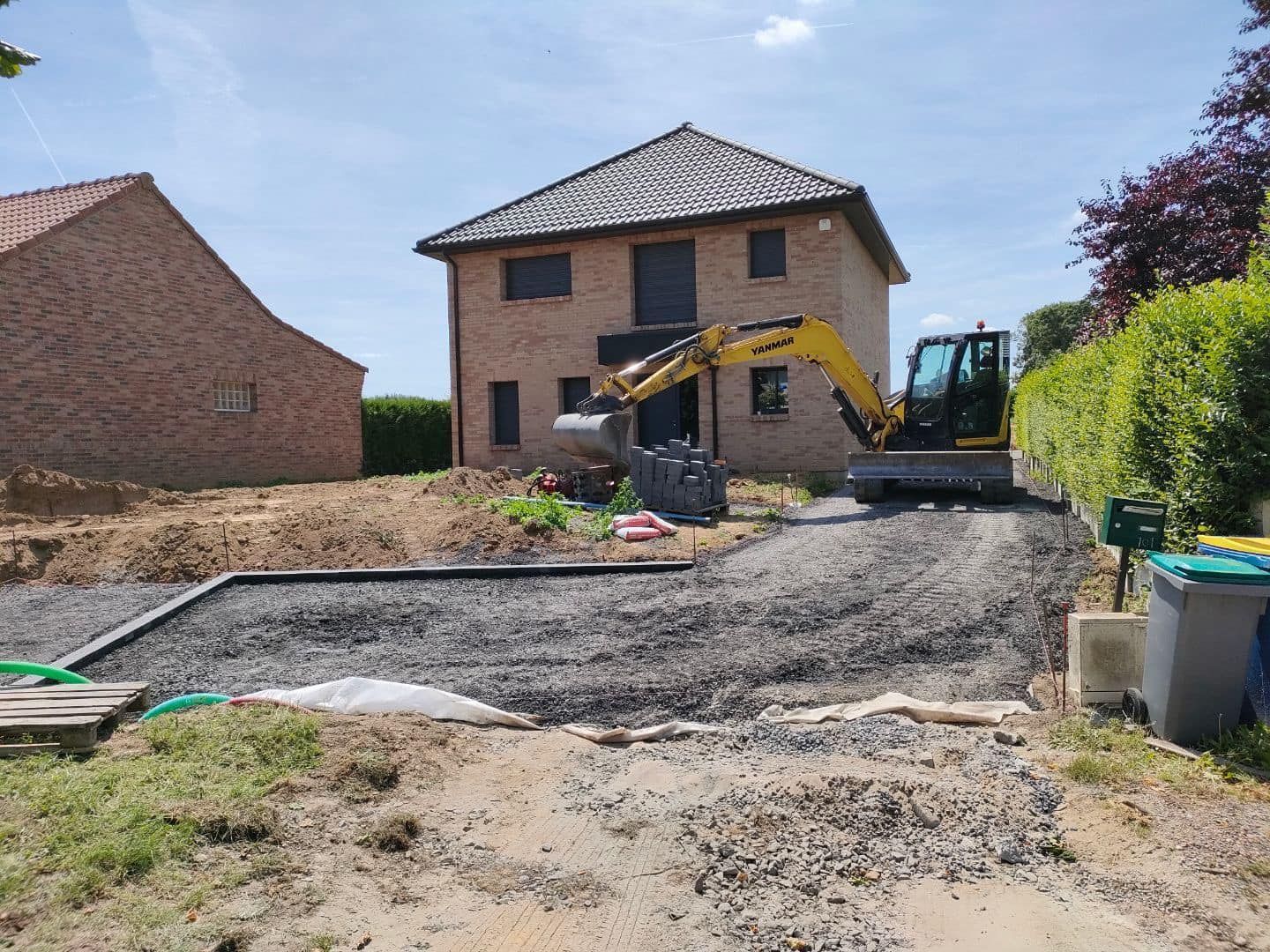 Chantier avec un engin de chantier