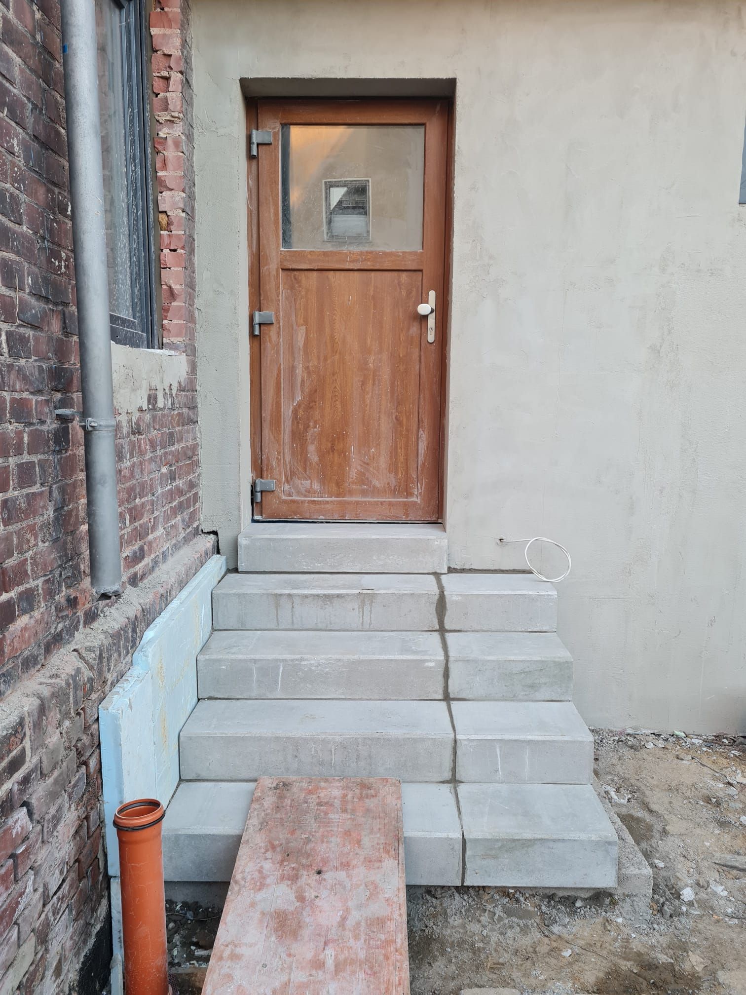 Herstellung einer Außentreppe mit Betonfertigteilen