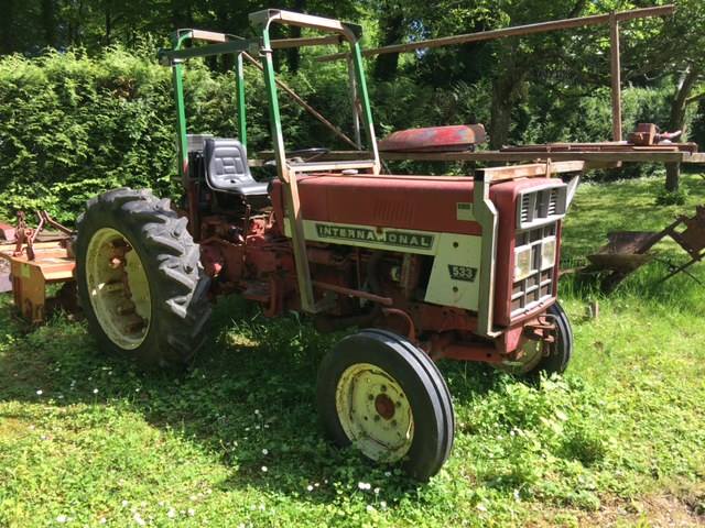 Tracteur international rouge