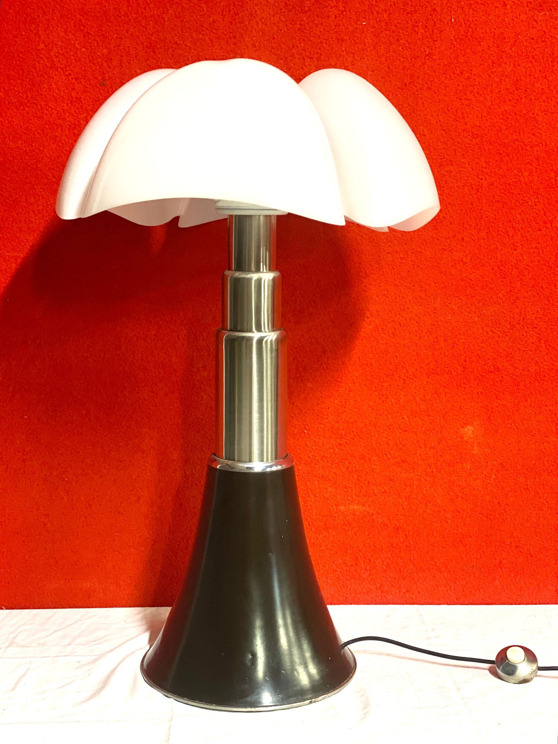 Lampe Gae Alenti Pipitrello adjugée 1660e